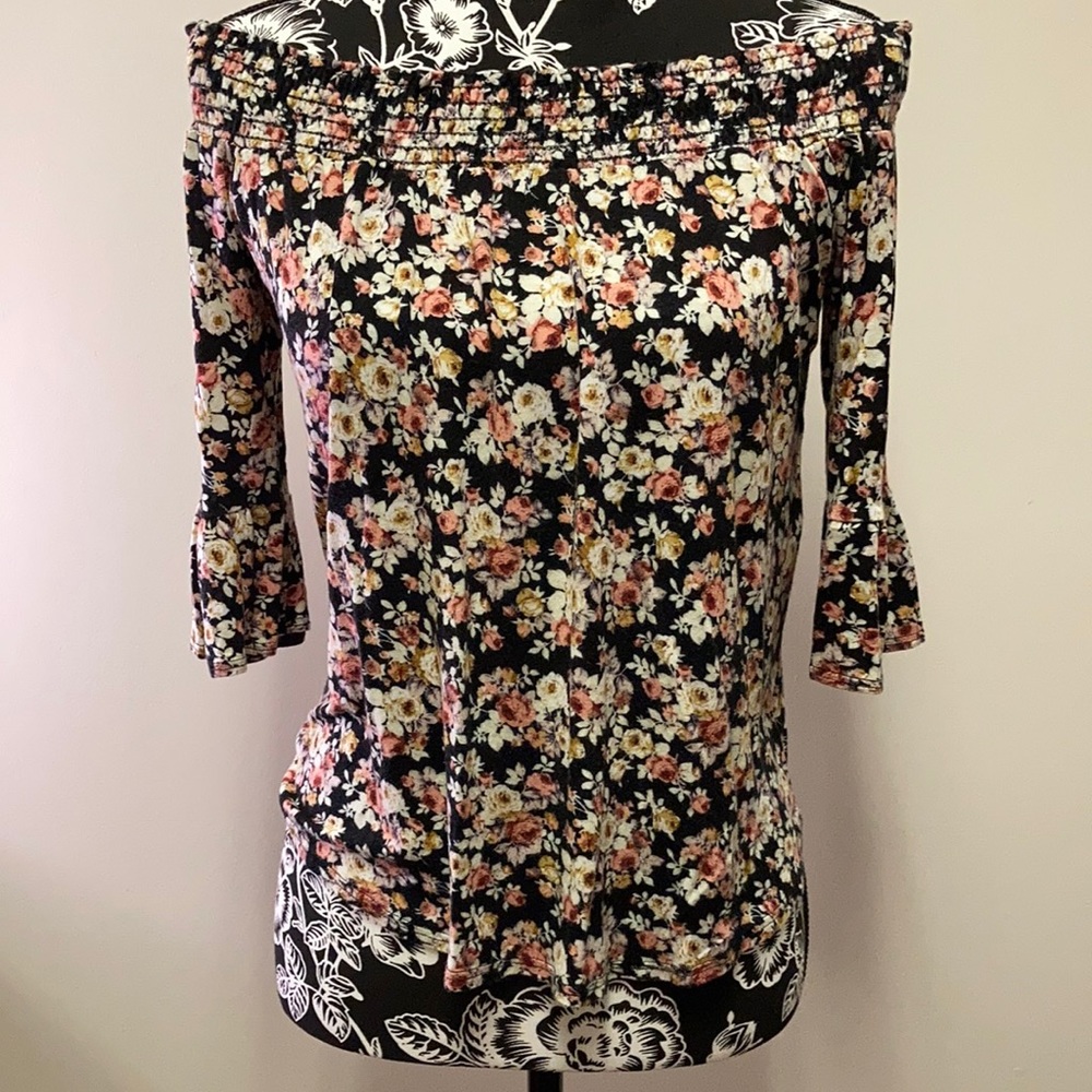 Treads Studio Floral Print Off Shoulder Top/S